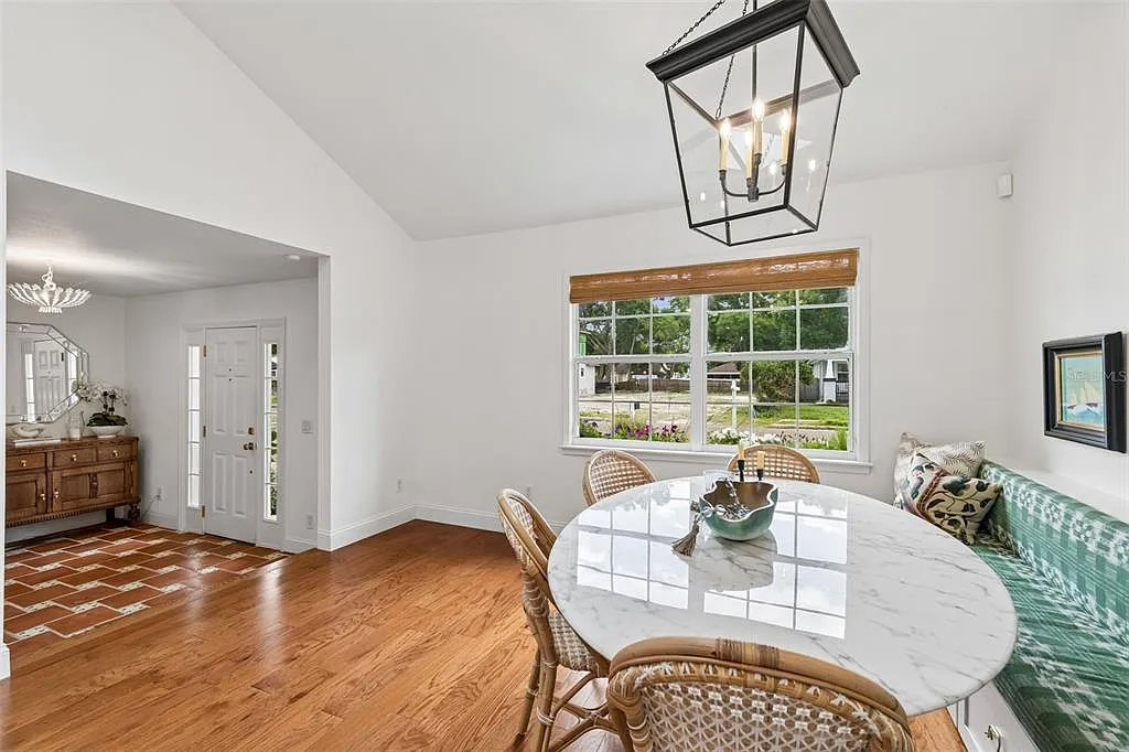 Bright dining room remodel in Tampa Florida
